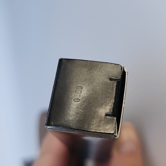 Haus Laboratories Glam Attack Liquid Shimmer Powder - Legend - Picture 6 of 7